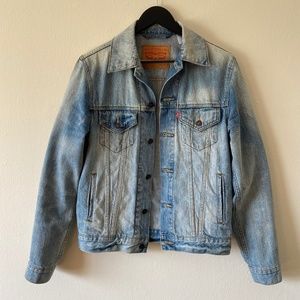 Levi Denim jacket Size Small